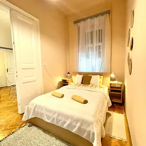 Apartamento Fanni's Cosy Express In The Centre Hungría